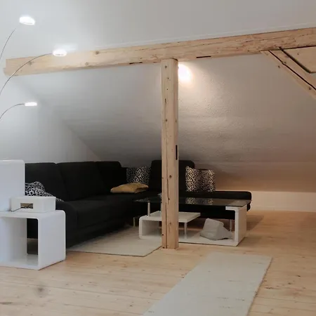 - Sleeps 3 - Balcony - Garden Daire