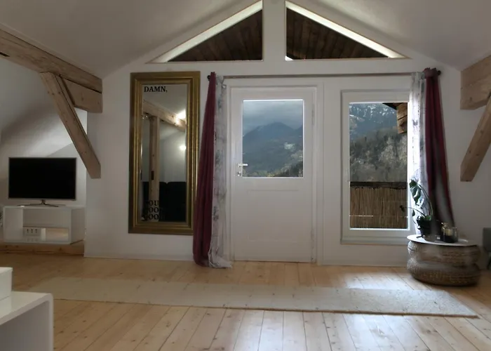 - Sleeps 3 - Balcony - Garden Daire *